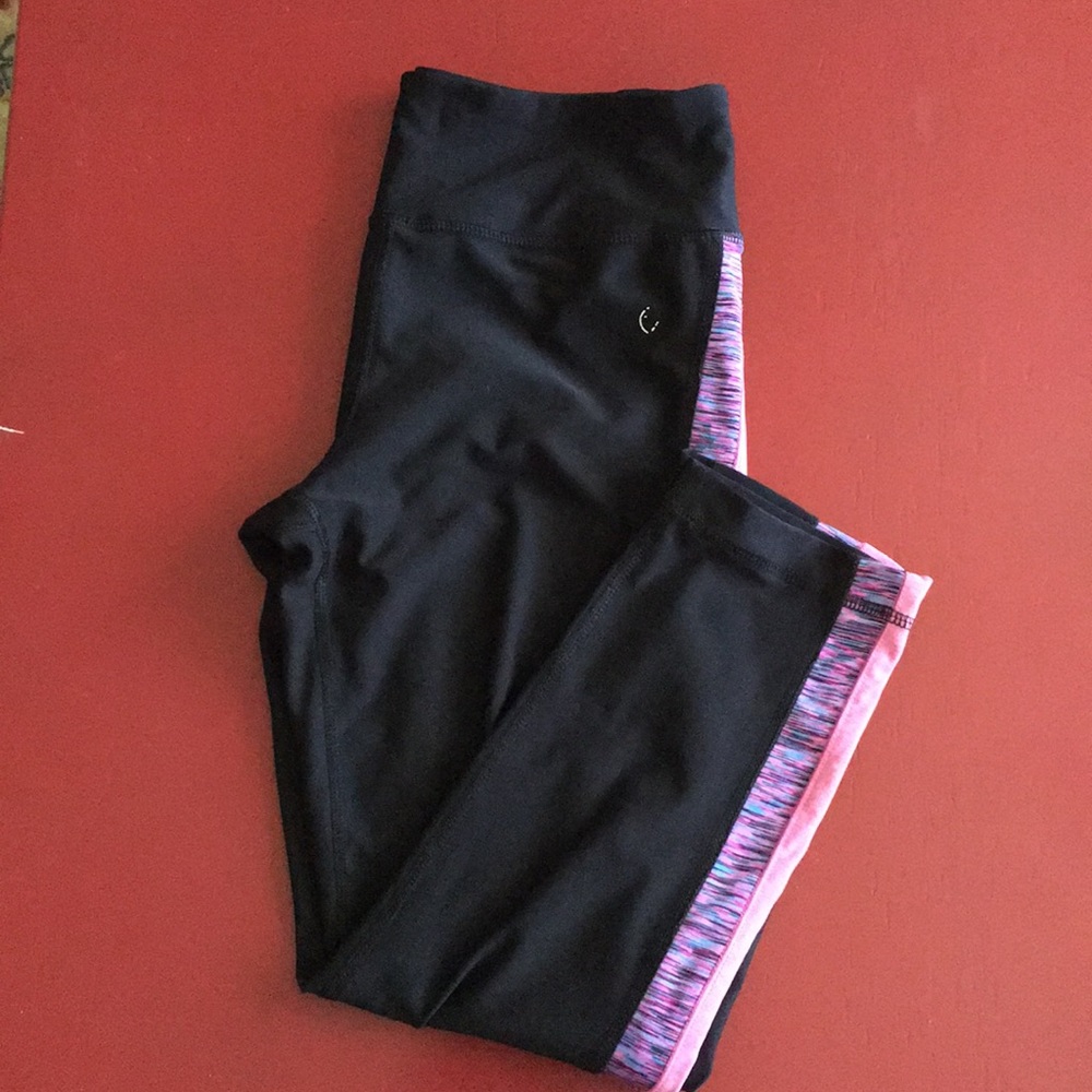 Black Athletica Cropped Leggings